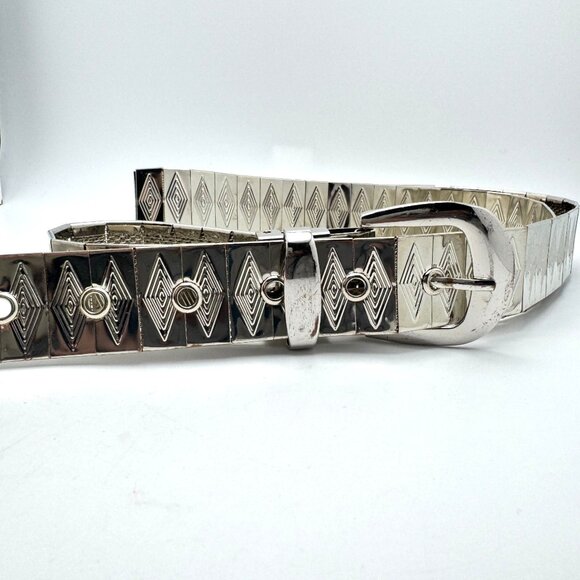 Silver-Tone Geometric Diamond Pattern Metal Belt Vintage With Buckle - Picture 3 of 7